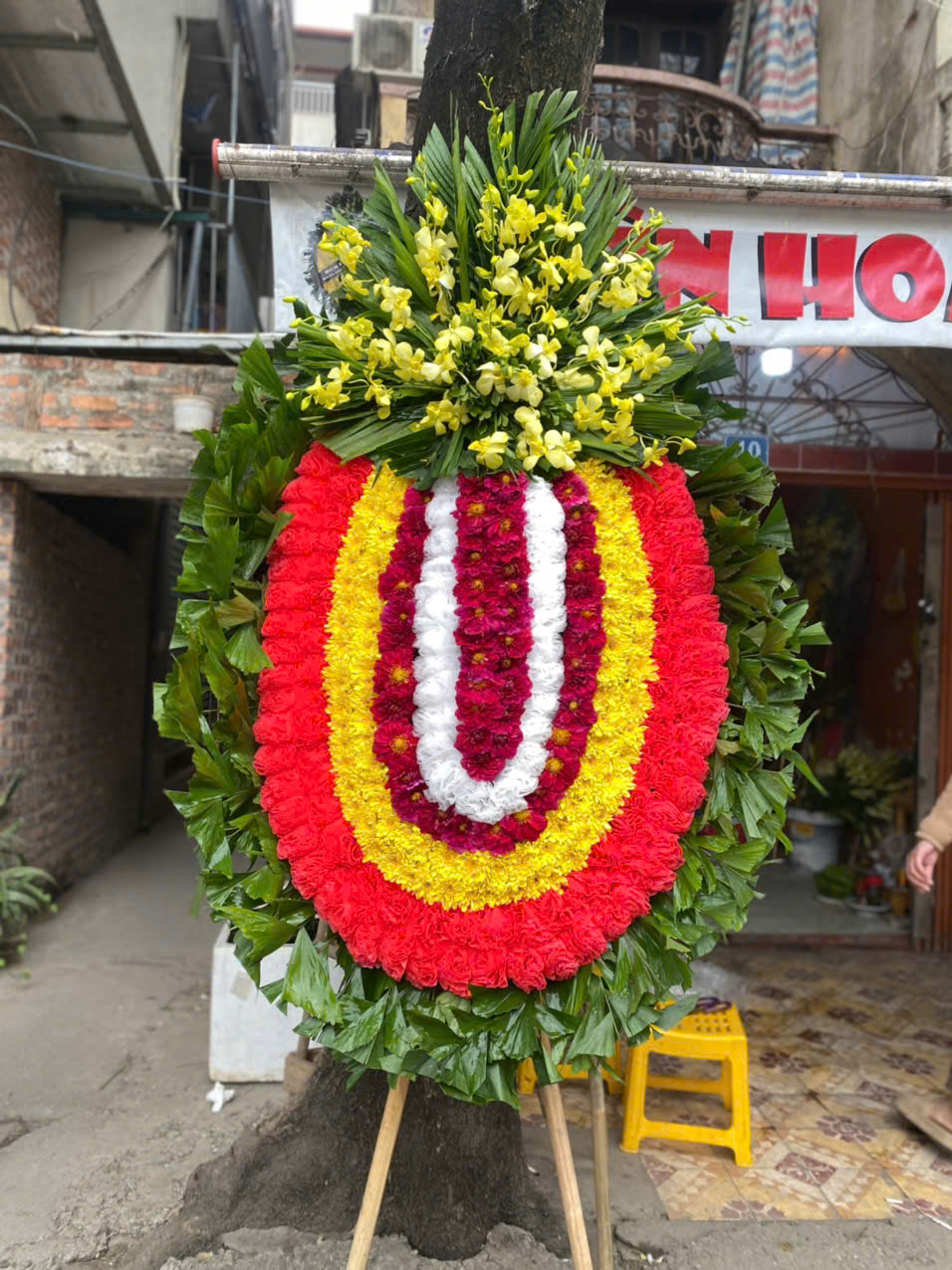 Vòng hoa lan cài đầu to đại 01