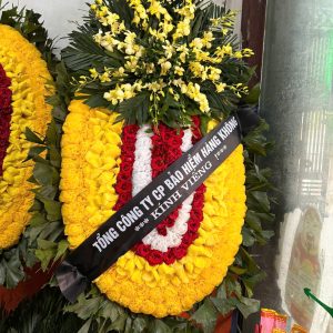 Vòng hoa lan cài đầu 04