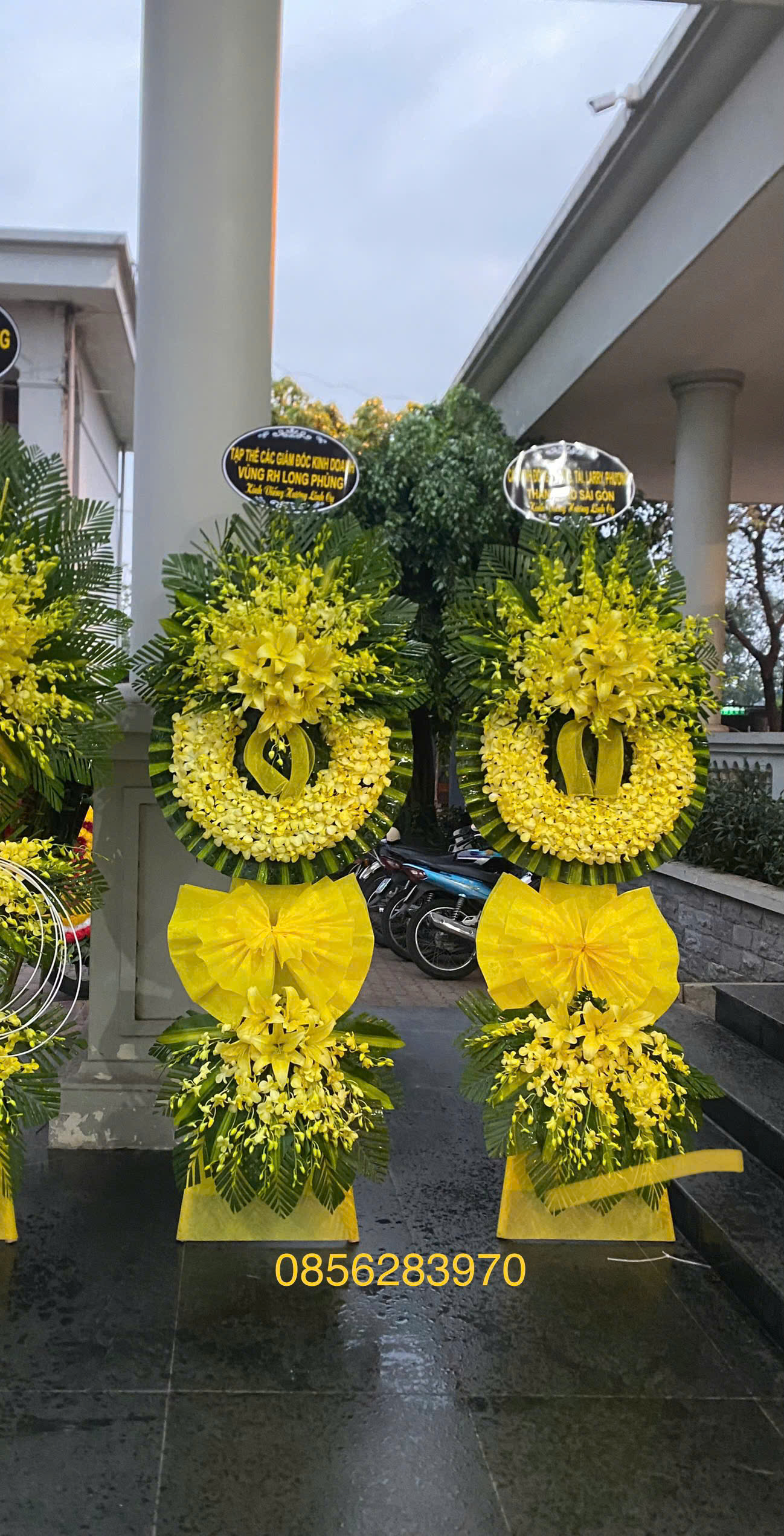 Lẵng hoa lan vàng đám tang 3 tầng to đại